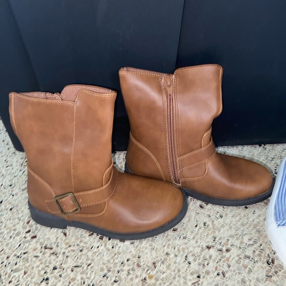 Girls Bundle of Shoes Brown Boots Gold Sandals Sneakers Shoes Size 11 - Picture 4 of 7